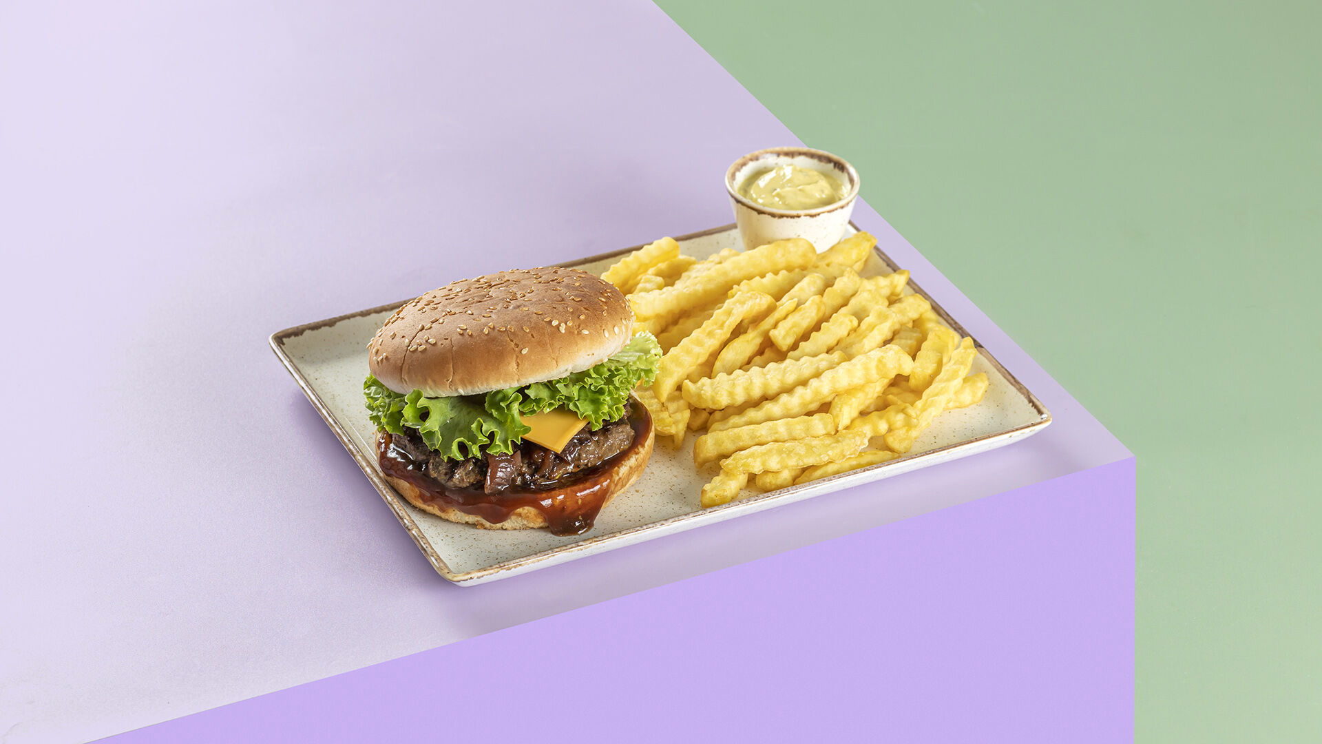 Meal Burger BBQ with fries and burger sauce