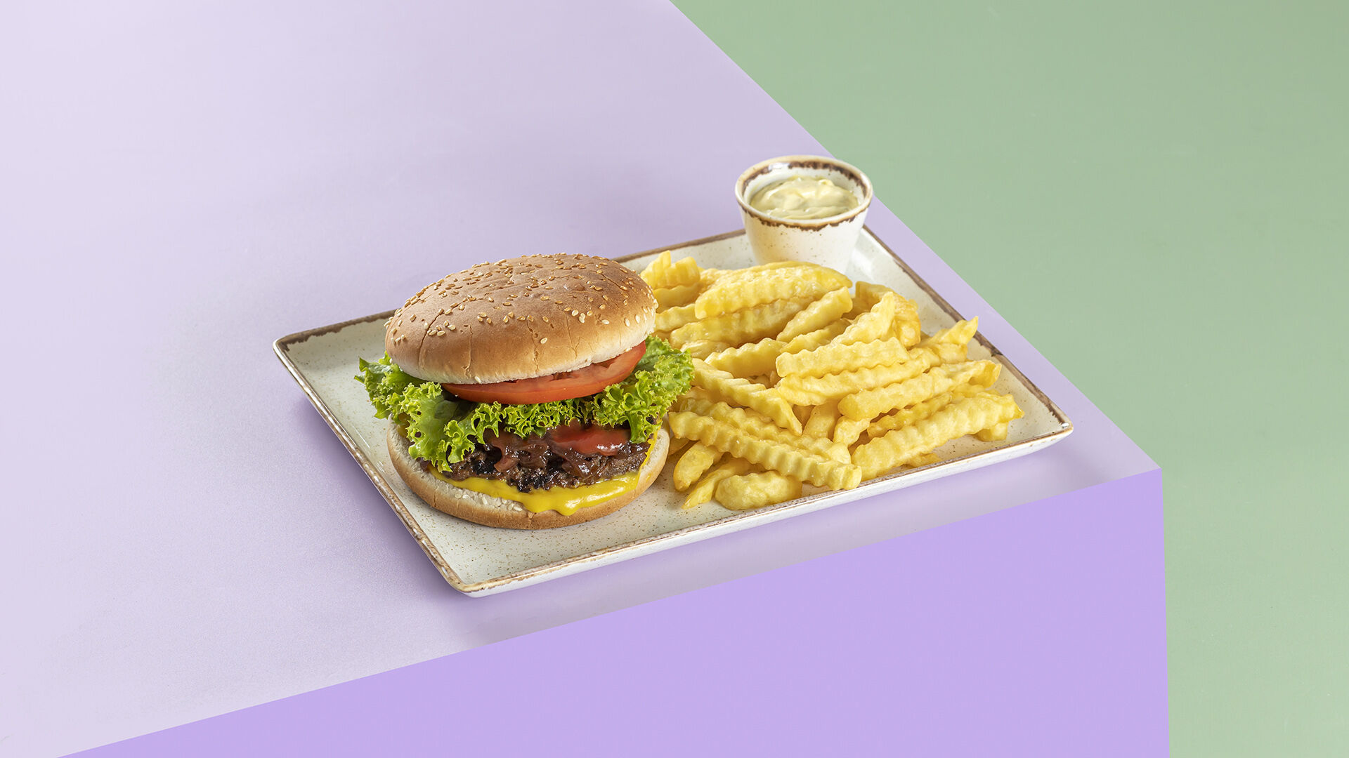 Meal Burger Classic with fries and burger sauce